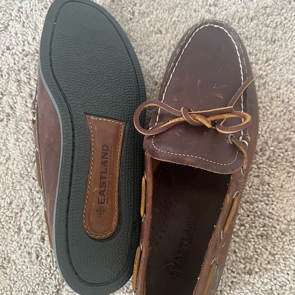 Shoes - Picture 3 of 4